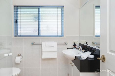 Property photo of 2 Sabrina Avenue Helensvale QLD 4212