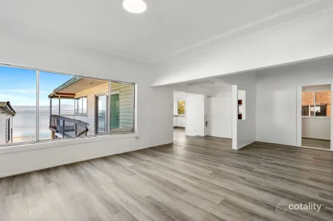 Property photo of 95 Northcliffe Drive Lake Heights NSW 2502