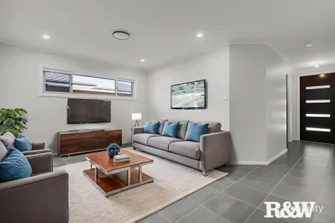 Property photo of 25 Glory Loop Catherine Field NSW 2557