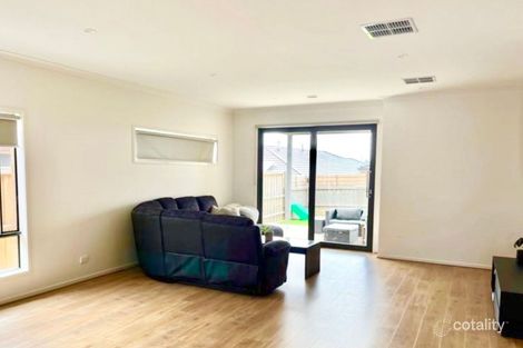 Property photo of 9 Pepita Crescent Manor Lakes VIC 3024