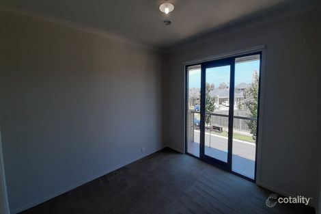 8 Maritime Cct, Point Cook, VIC 3030