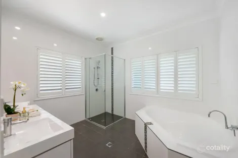 Property photo of 4 Sugar Gum Drive Mooloolah Valley QLD 4553
