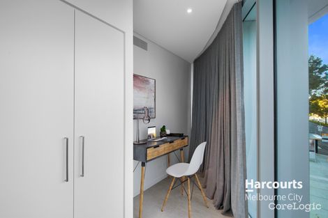 Property photo of 2/162 Lorimer Street Docklands VIC 3008
