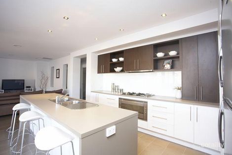 Property photo of 2 Cedarwood Court Tarneit VIC 3029