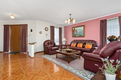 Property photo of 10 Keller Court Hampton Park VIC 3976