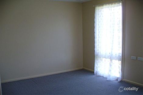 Property photo of 10 Walbon Crescent Koonawarra NSW 2530