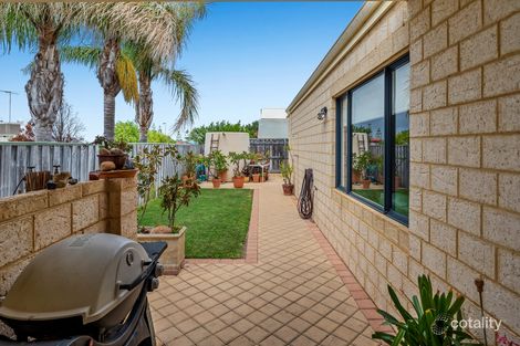 Property photo of 16 Capricorn Mews Halls Head WA 6210
