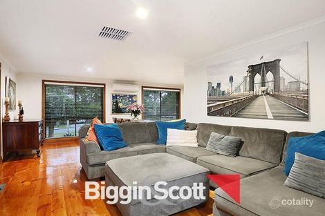 Property photo of 17 Fritzlaff Court Berwick VIC 3806