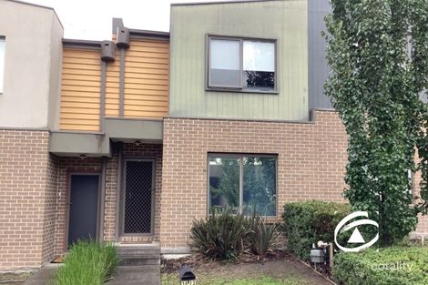 38/23 Atlantic Dr, Pakenham, VIC 3810