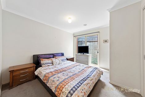 Property photo of 2/5 Balmoral Way Pakenham VIC 3810