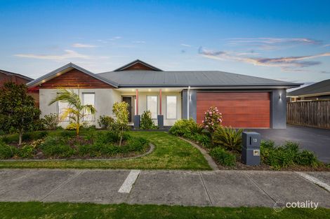 Property photo of 13 Banjo Paterson Drive Pakenham VIC 3810