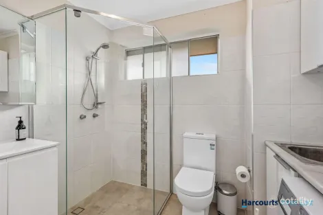 Property photo of 4/68 Pembroke Road Coorparoo QLD 4151