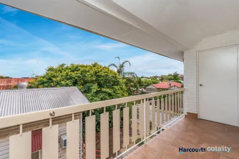 Property photo of 4/68 Pembroke Road Coorparoo QLD 4151