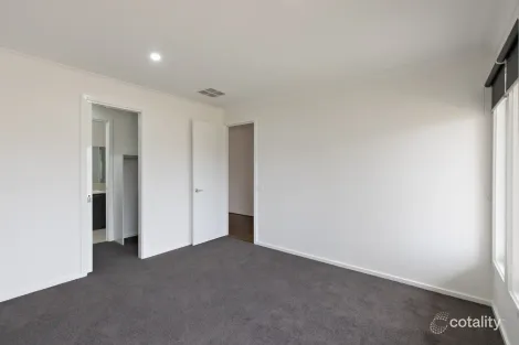 Property photo of 80 Presentation Boulevard Winter Valley VIC 3358