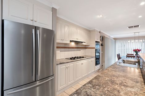 Property photo of 9 Dunster Court Endeavour Hills VIC 3802