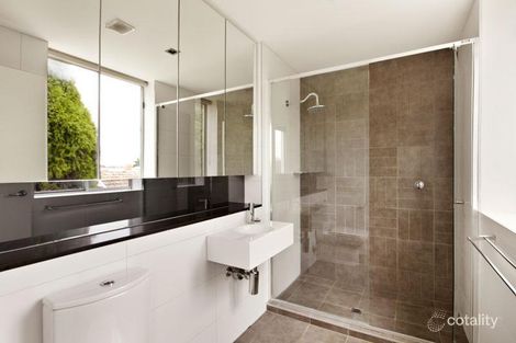 Property photo of 10/50 Ormond Road Elwood VIC 3184