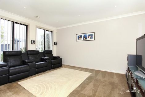 Property photo of 3 Cotteridge Place Caroline Springs VIC 3023
