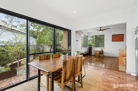 6 Brennan St, Fremantle, WA 6160