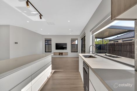 Property photo of 30 Sumar Drive Craigieburn VIC 3064