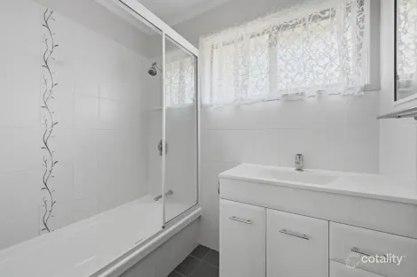 Property photo of 44 Debra Street Centenary Heights QLD 4350