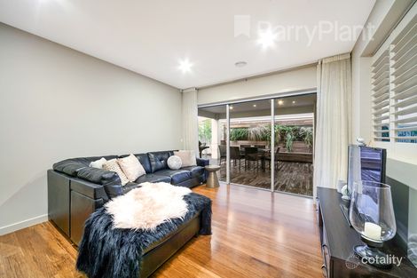 Property photo of 20 Fintona Crescent Cranbourne West VIC 3977