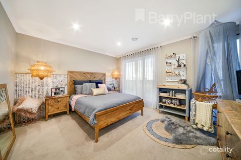 Property photo of 20 Fintona Crescent Cranbourne West VIC 3977