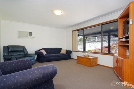Property photo of 10 Kestrel Avenue Mount Hutton NSW 2290