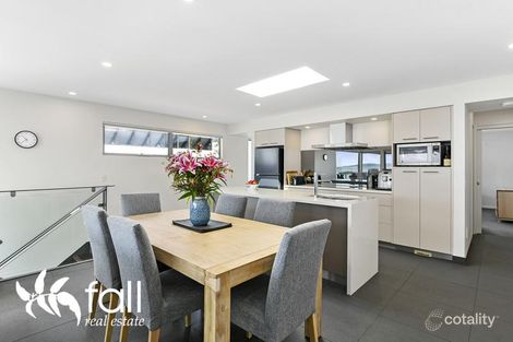 Property photo of 2/26 Ocean Esplanade Blackmans Bay TAS 7052