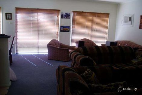 Property photo of 15 Daintree Retreat Caroline Springs VIC 3023