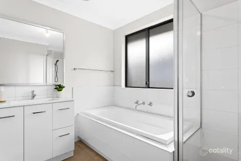 Property photo of 21 Raspberry Crescent Schofields NSW 2762