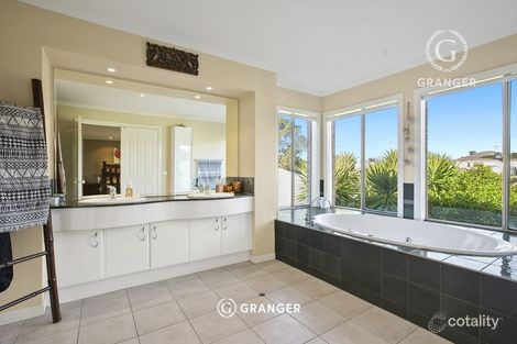 Property photo of 2 Traminer Drive Mount Martha VIC 3934