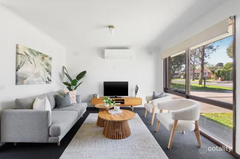 Property photo of 38 Freeman Crescent Mill Park VIC 3082