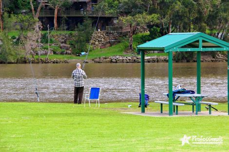 19 Stretham Ave, Picnic Point, NSW 2213