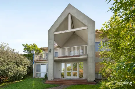 Property photo of 33 Pascoe Avenue Strathmore VIC 3041