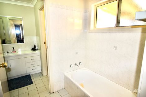 Property photo of 30 Kimba Drive Glenfield Park NSW 2650