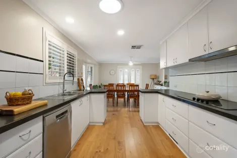 Property photo of 2 Vincent Drive Kennington VIC 3550