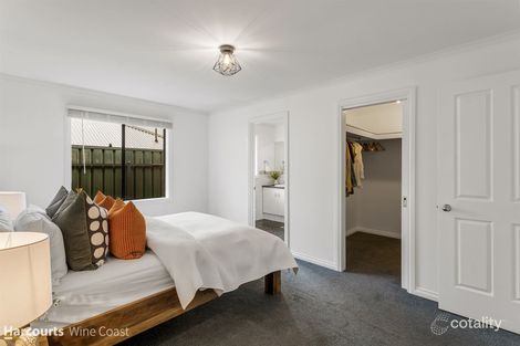 Property photo of 3 Nevarc Mews Hallett Cove SA 5158