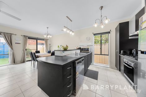 Property photo of 22 Clementson Drive Caroline Springs VIC 3023