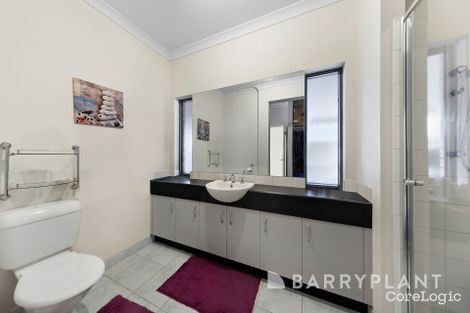 Property photo of 22 Clementson Drive Caroline Springs VIC 3023