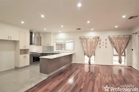 2/12 Warbla St, Dandenong North, VIC 3175