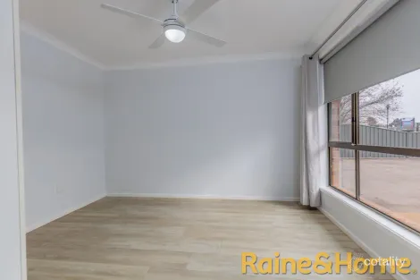 Property photo of 10 Currawong Road Dubbo NSW 2830