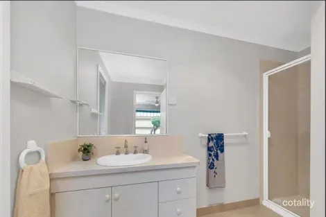 Property photo of 2 Luke Court Mill Park VIC 3082
