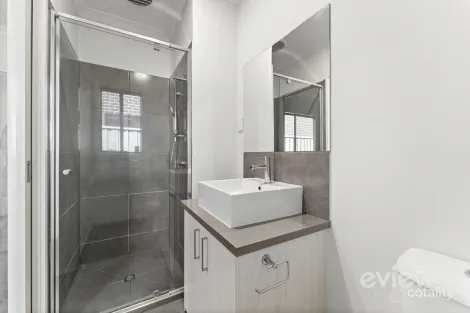 Property photo of 52 Royale Drive Fraser Rise VIC 3336