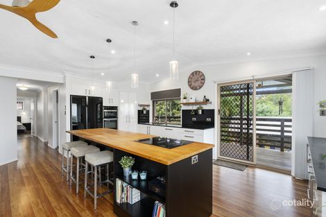 Property photo of 4 Jindabyne Court Highland Park QLD 4211