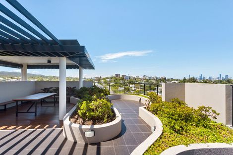 301/135 Clarence Rd, Indooroopilly, QLD 4068