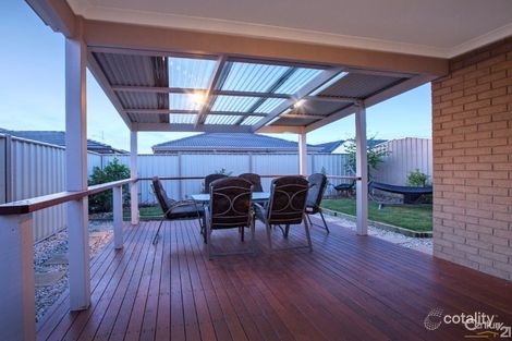 Property photo of 36 Inspiration Circuit Pakenham VIC 3810