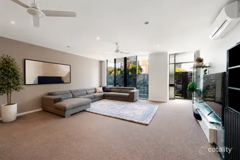 221/1 Aqua St, Southport, QLD 4215
