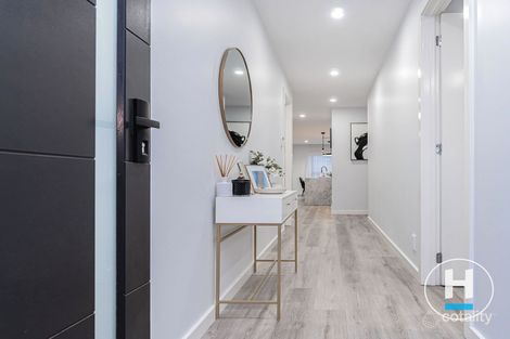 Property photo of 27 Featherwood Crescent Craigieburn VIC 3064