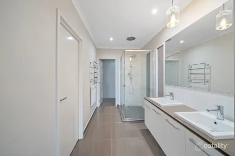 Property photo of 5 Rest Court Springfield Lakes QLD 4300