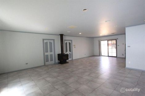 Property photo of 5 Frost Drive Delahey VIC 3037